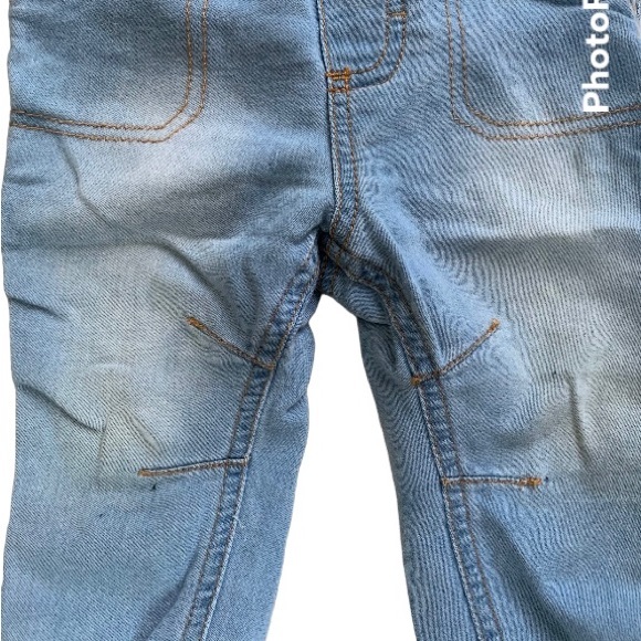 6-9 month Boys Bundle, 3 pairs of pants and a sweatshirt - Picture 6 of 8